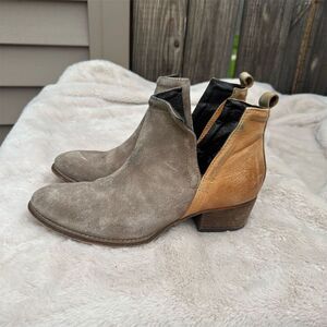 Diba True Women's Western Booties Size 9 Brown Two-Tone Almond Toe